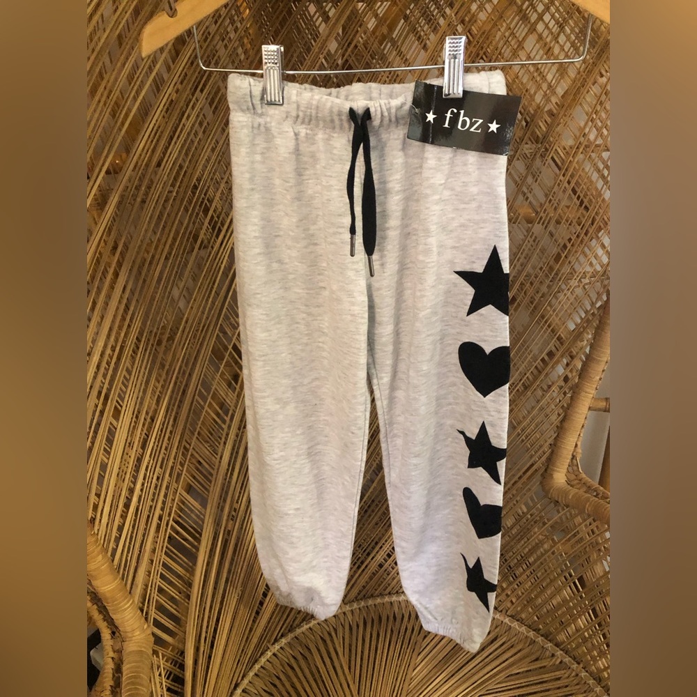 FLOWERS BY ZOE grey sweatpants with black stars size 6x